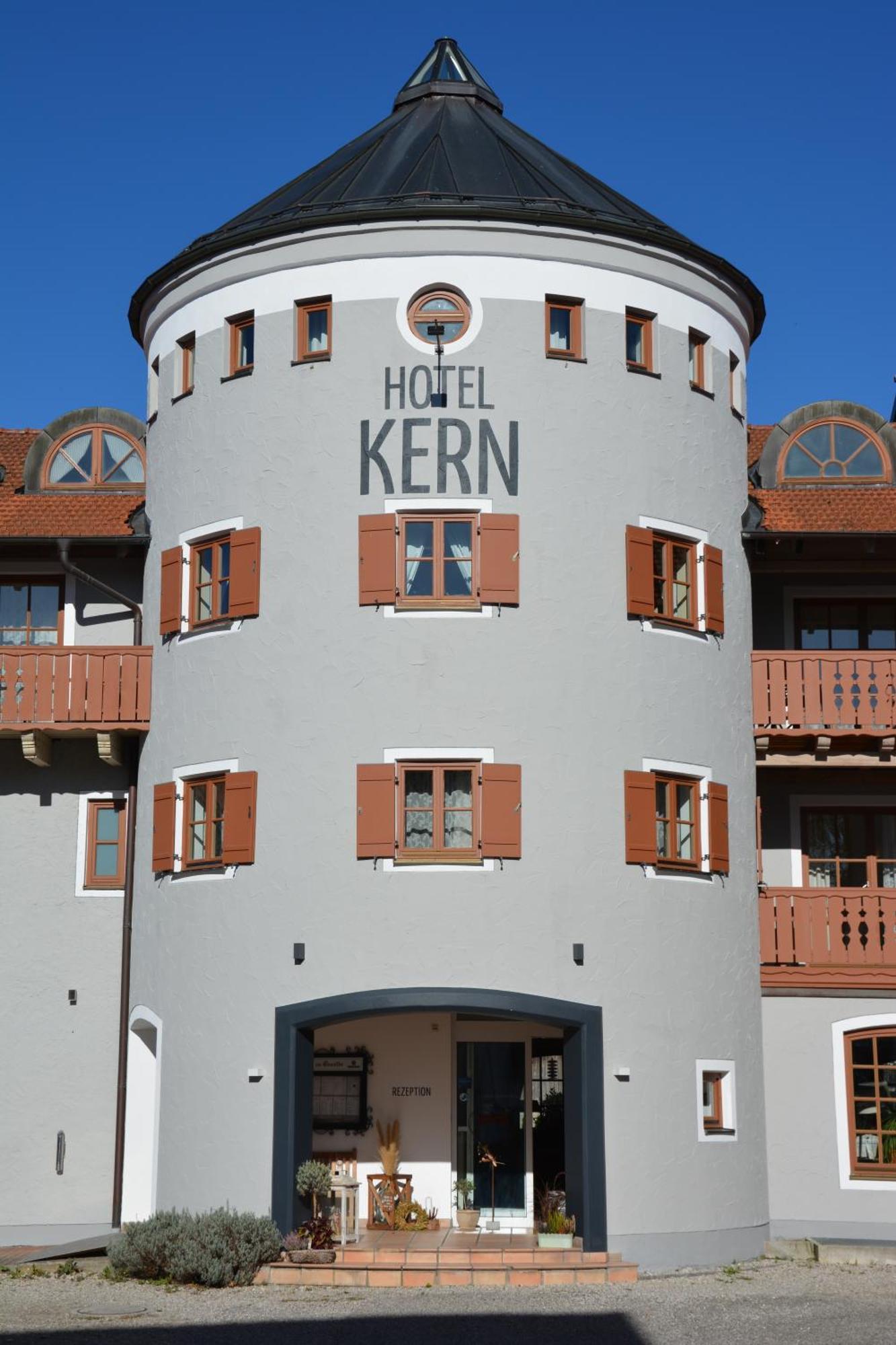 Halfing Hotel Garni Kern מראה חיצוני תמונה